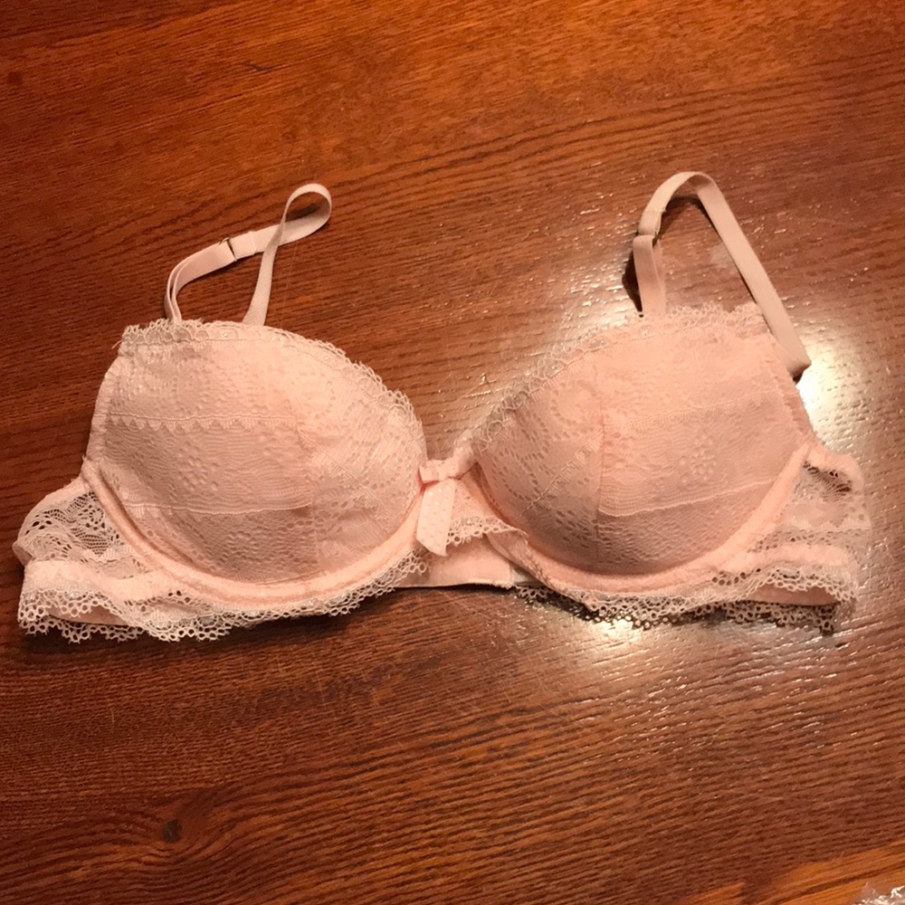 Victoria’s Secret pink bra NEW